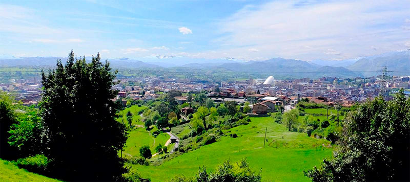Que ver en Asturias rural - Oviedo desde el Naranco - La Casa Azul de Las Caldas
